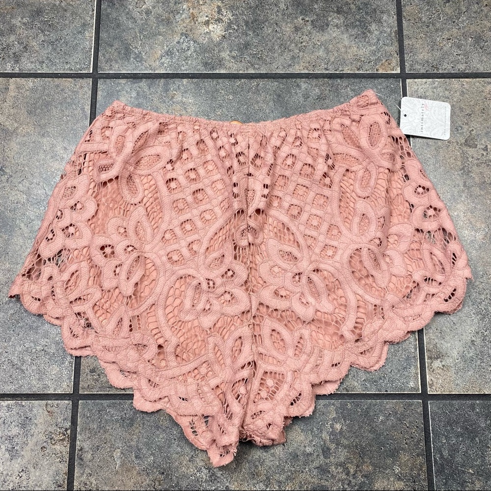 NEW! Women’s Free People Intimately Pink Lace Shorts Size XS W/Tags - Picture 1 of 3